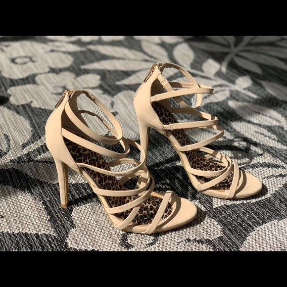 Tan Heels - Picture 3 of 3